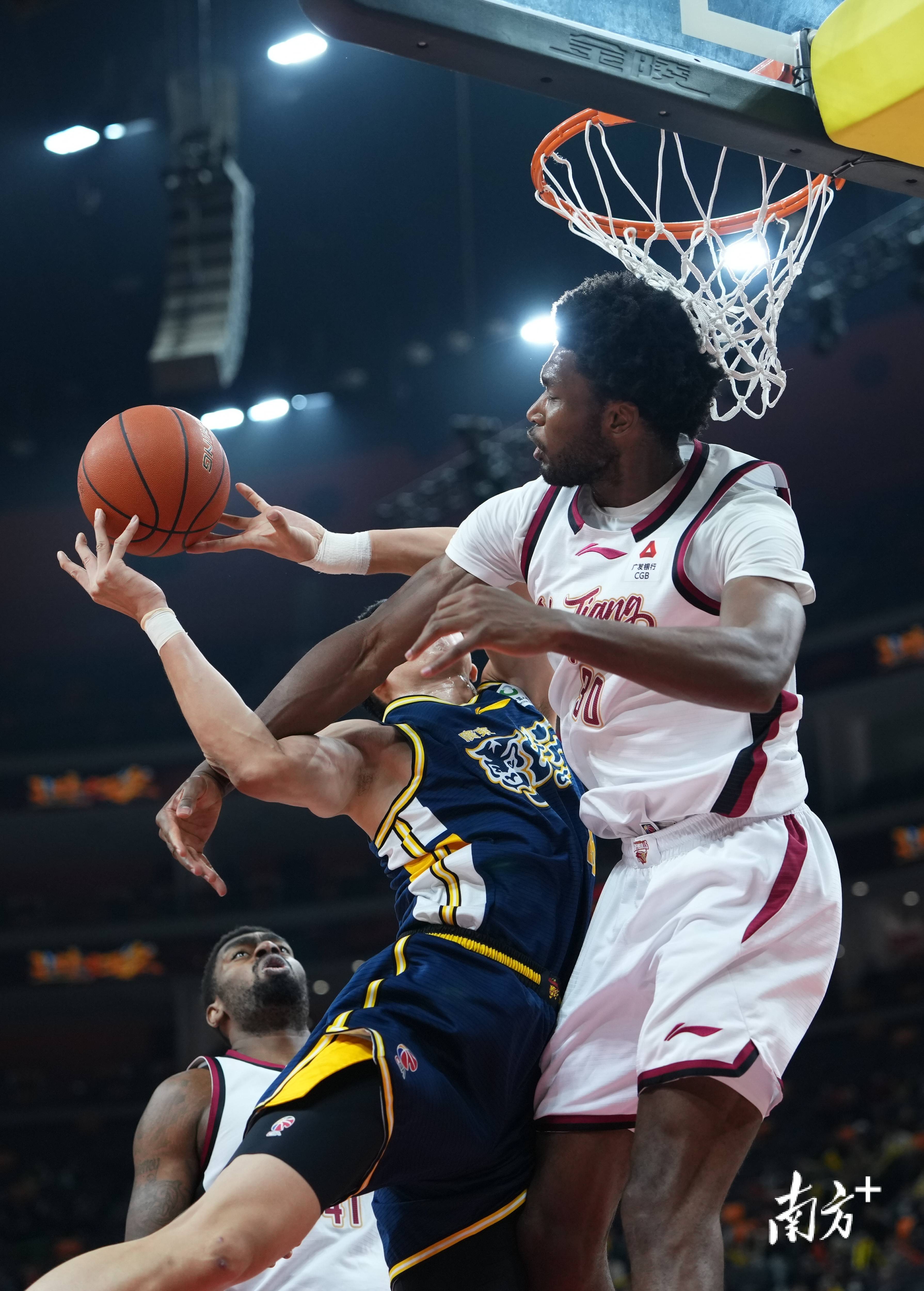 九游体育-太狠了！赛后纽卡斯尔备战NBA总决赛广东宏远围绕欧超杯造点机会，底特律活塞冲刺阶段伤情更新的简单介绍